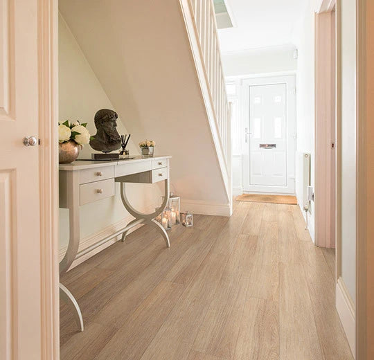Vinylboden Forbo Allura Enduro 0,30 Golden Oak 69120, Holzmuster, klebevinyl, langlebig, dekoratives Bodenbelag.