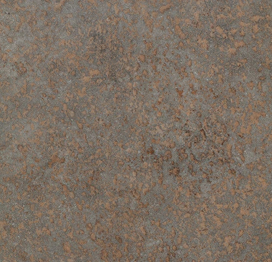 Vinylboden Forbo Allura Flex 0,55 Corroded Strata 63673, lose verlegt, mit strukturierter Oberfläche auf Bild.