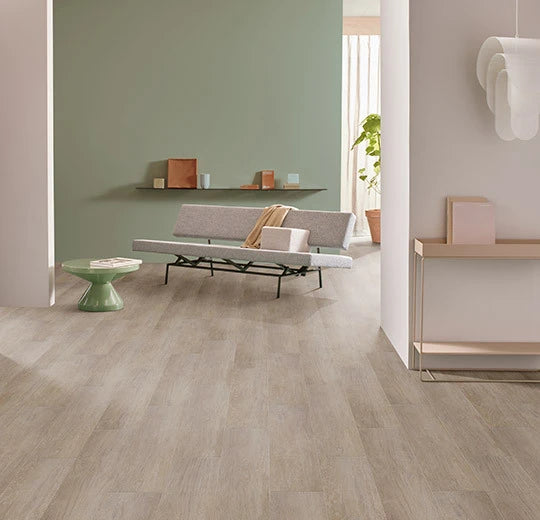 Vinylboden Forbo Allura Enduro 0,30 Light Oak 69124 in natürlicher Eichenoptik, Klebevinyl, sichtbares Muster und Struktur