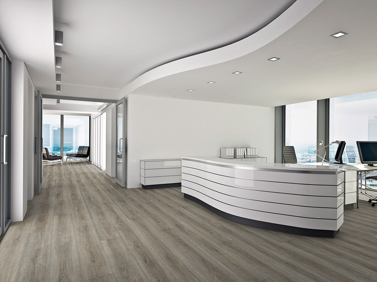 Klick-Vinylboden IPC Topas XXL Eiche grau mit Holzmaserung in modernem Design, langlebig und pflegeleicht.