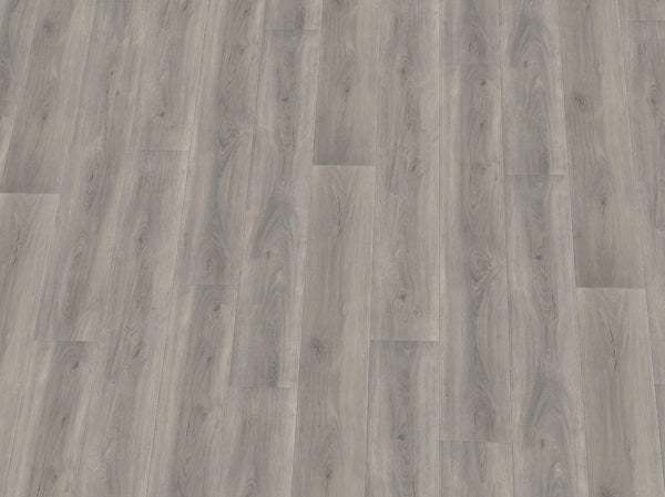 Vinylboden IPC Topas XXL Eiche Nebelgrau, Klick-Vinyl mit Holzmaserung und mattem Finish, detailreiche Oberfläche.