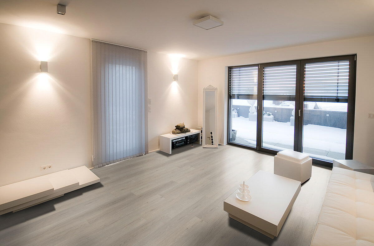 Klick-Vinylboden IPC PWK 0,30 Suhl mit Holzmaserung in hellbraun, detailreiche Oberfläche und Klick-Verbindung sichtbar