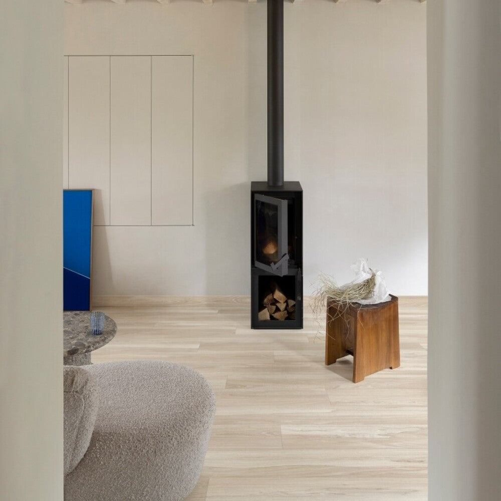 Vinylboden Moduleo Roots 55 Marsh Wood in Holzoptik, Klebevinyl, rustikale Oberfläche, für Wohnräume, Nahaufnahme des Bodenbelags