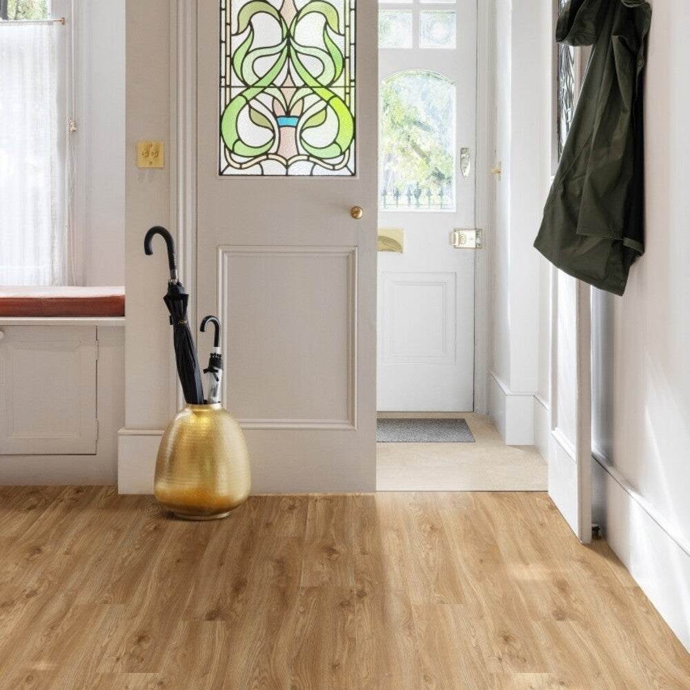 Moduleo Roots 55 Sierra Eichen-Vinylboden, Klebevinyl, zeigt Nahaufnahme des Holzdesigns in Ash-Grau.