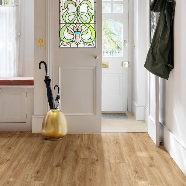 Moduleo Roots 55 Sierra Eichen-Vinylboden, Klebevinyl, zeigt Nahaufnahme des Holzdesigns in Ash-Grau.