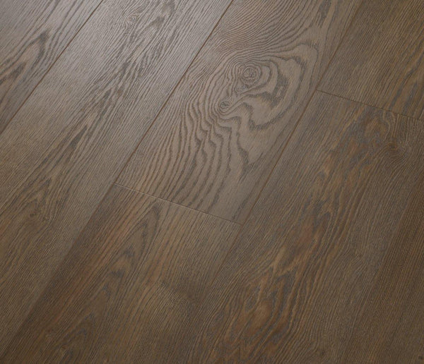 Vinyldboden COREtec Naturals 1800+++ Elon in Holzoptik mit natürlicher Maserung und braunen Farbtönen, Blick auf die Oberfläche