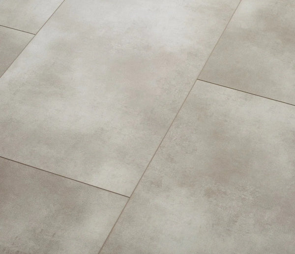 Vinylboden COREtec Naturals Tile+ Everest in Holzoptik, braun mit natürlicher Maserung, langlebige Vinylfliese für moderne Räume