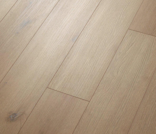 Helles Vinylboden von COREtec ProPlus 1500+ Metropol, 50 RLVE 1216, mit Holzmaserung und robustem Oberflächenfinish.