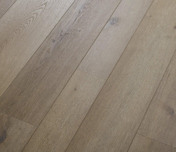 COREtec Vinylboden The Essentials Multi Texas Oak M86 mit natürlicher Holzmaserung und warmem Braunton, langlebig und stilvoll.