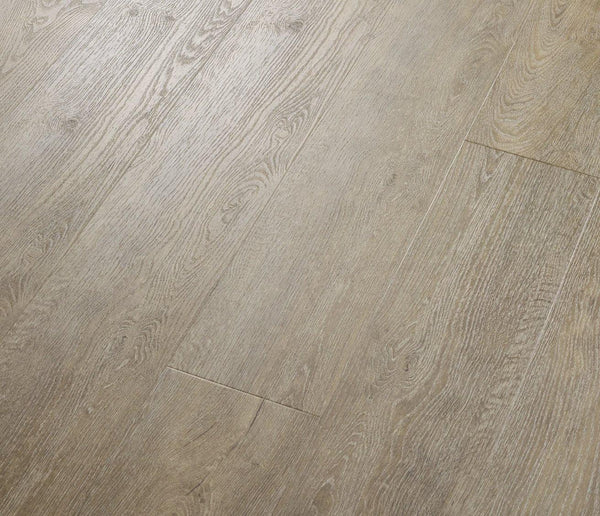 COREtec Vinylboden Waterton Lakes Oak mit heller Holzoptik, strapazierfähig und langlebig, ideal für moderne Wohnräume.