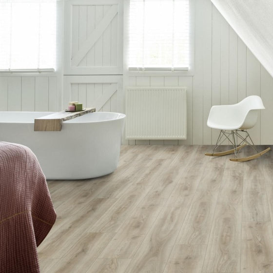 Vinylboden Moduleo Roots 40 Classic Oak 24228 in Holzoptik, klebevinyl, detailreiche Maserung, langlebiges Bodenbelag.
