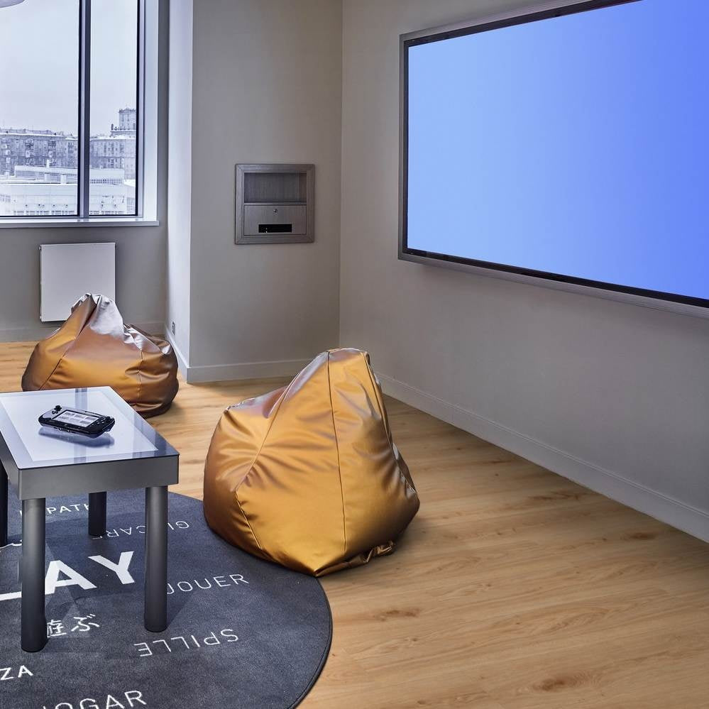 Tarkett iD Essence 30 Primary Oak Light Brown Vinylboden, Klebevinyl, hellbraune Eichenoptik, robuste Oberfläche, Laminat-Design