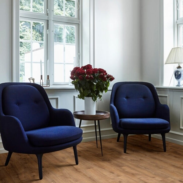 Moduléo Roots 55 Galway Oak Vinylboden, Klebevinyl mit Holzmaserung, natürliche Holzoptik in einem Raum, robustes Bodenbelagsdesign