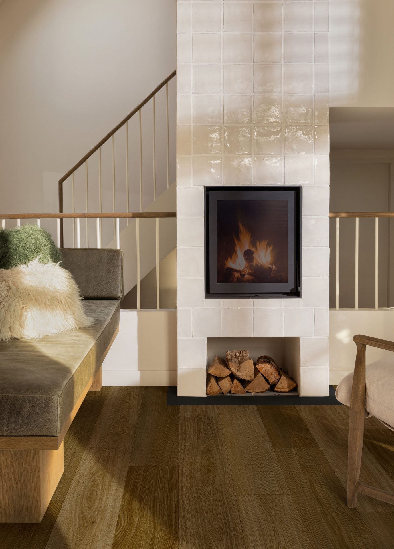 Moduleo LayRed 55 Haarlemmer Oak Vinylboden mit Trittschalldämmung, Klick-Vinyl, authentische Holzmaserung in dunklem Eichenton