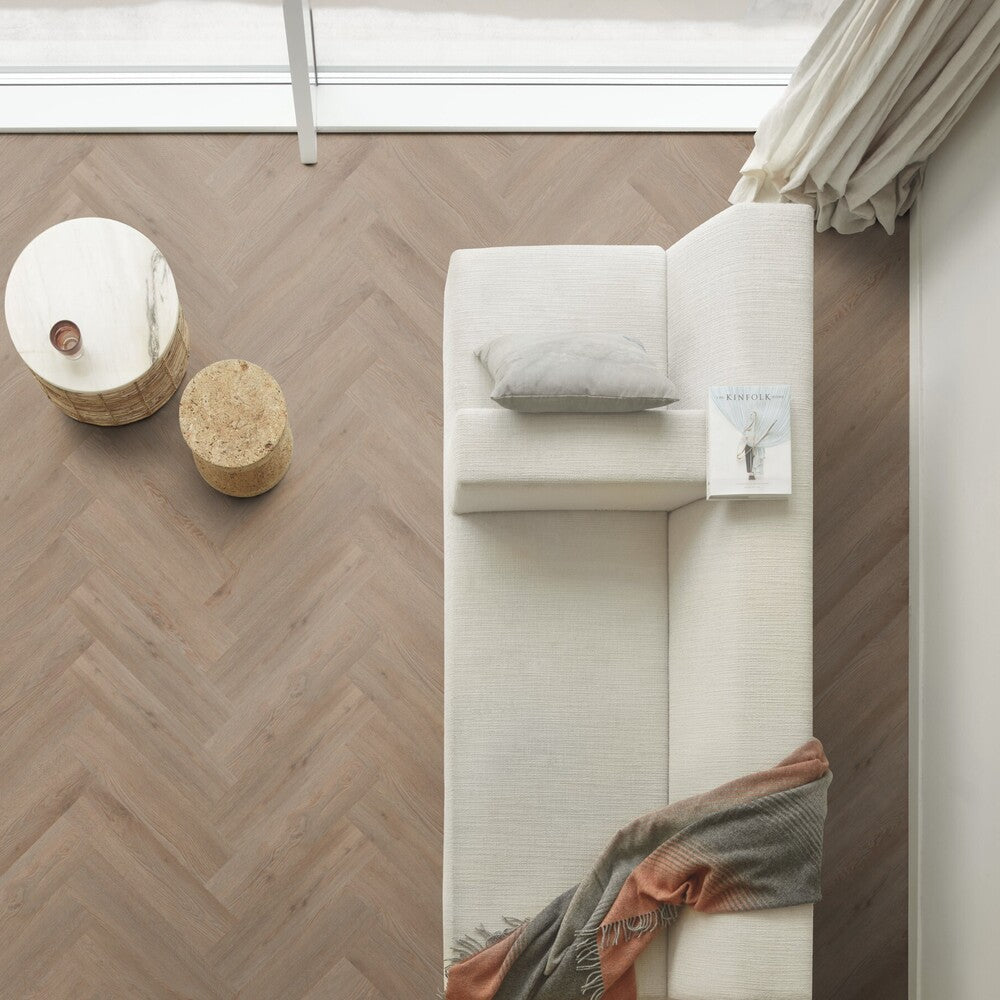 Moduleo Roots 55 Galtymore Oak Vinylboden im Fischgrät-Design, Klebevinyl, naturgetreue Holzoptik, langlebig und pflegeleicht