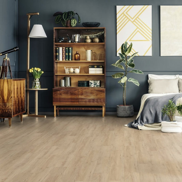 Gerflor Creation 40 Twist 0504 Vinylboden, Klebevinyl mit Holzoptik, detailreiche Textur und dunkle Farbnuance.