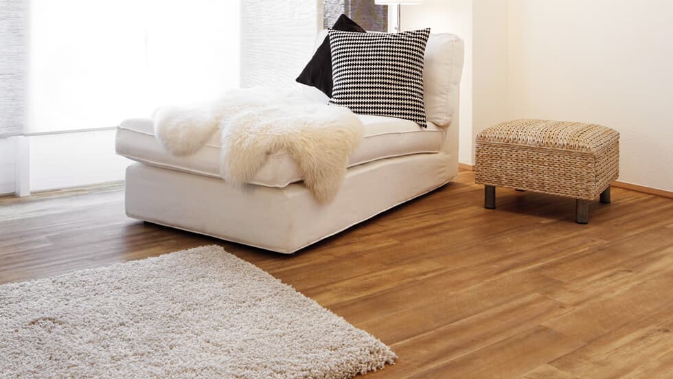 Vinylboden Project Floors floors@home PW 2002 in hellem Holzdesign, Klebevinyl für wohnräume, Nahaufnahme des Bodenbelags