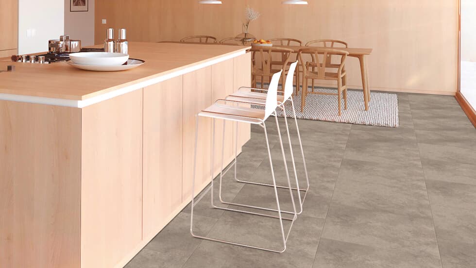 Vinylboden Project Floors floors@home ST 940 in einem modernen Raum, Klebevinyl mit Holzdesign, perfekt für Wohnbereiche
