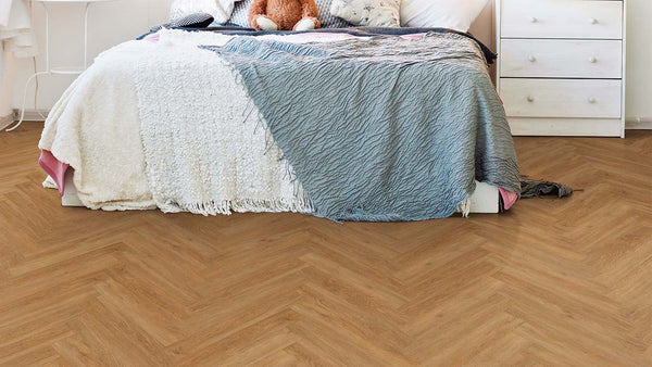 Vinylboden Project Floors floors@work PW 3066 Fischgrät, 610x102 mm, Klebevinyl, hellbraune Fischgrät-Optik, langlebig und robust
