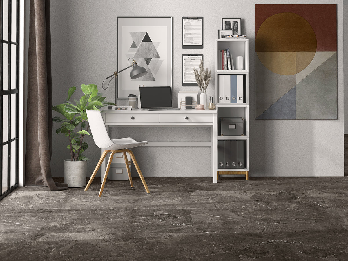 Ceramin Moon Stone Dark Grey, im Raum verlegt