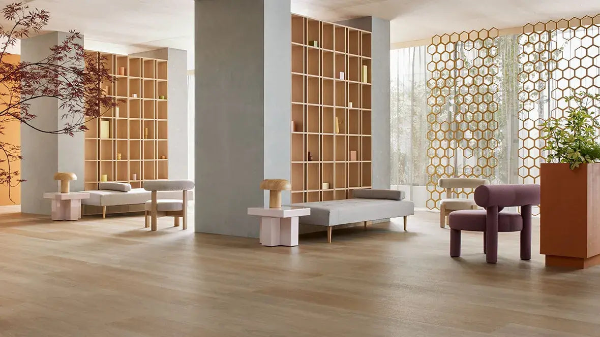 Forbo Light Giant Oak, im Raum verlegt