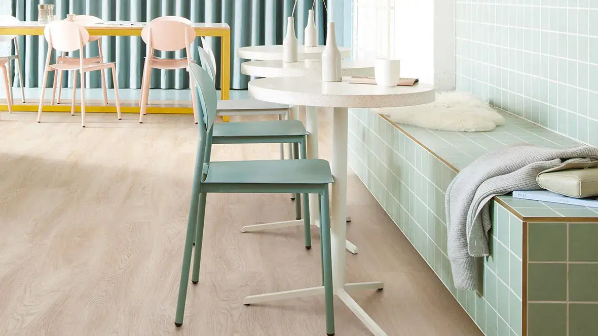 Forbo Light Serene Oak, im Raum verlegt