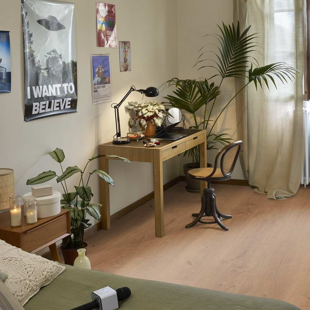 Vinylboden Tarkett iD Inspiration 30 Naturals Nomad Oak Hazel, klebevinyl mit Holzdesign, detailreiche Holzmaserung und warmem Braunton.