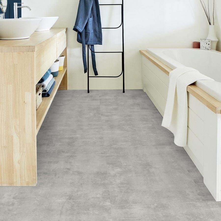 Vinylboden Tarkett iD Inspiration 40 Naturals Patina Concrete Light Grey, Klebevinyl, mit hellgrauer Steinoptik, robust und modern