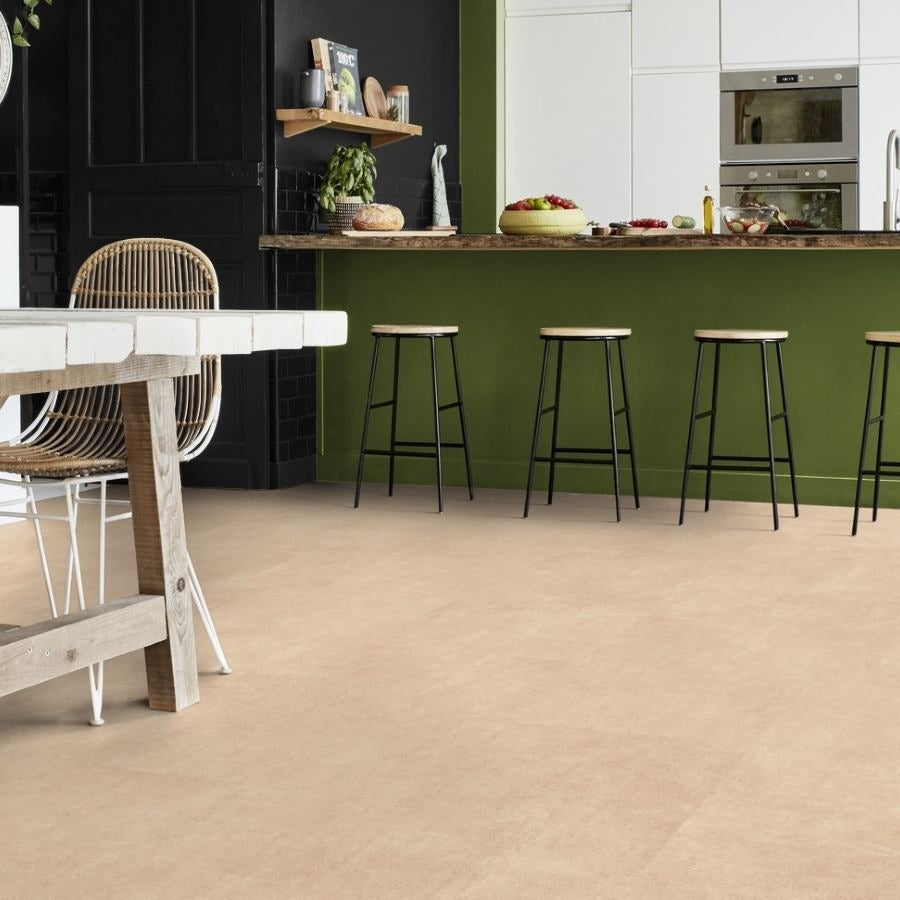 Tarkett iD Inspiration 55 Naturals Belgian Stone Dune Vinylboden mit Holzmaserung, Klebevinyl, langlebig und stilvoll für Zuhause