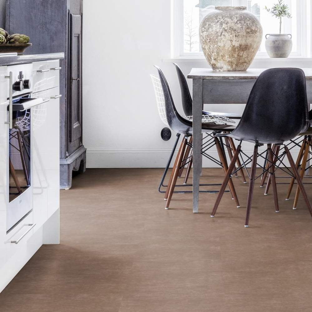 Tarkett iD Inspiration 55 Vinylboden in Belgian Stone Loam, Klebevinyl mit natürlichem Steindesign, langlebige Bodenbelag.