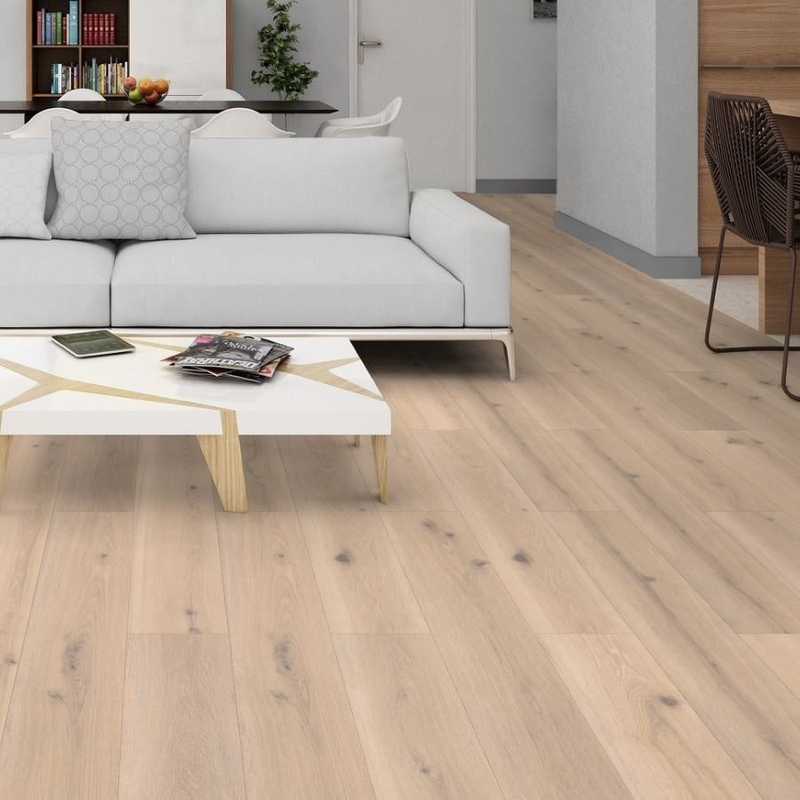 Tarkett iD Inspiration 55 Naturals Forest Oak Vinylboden, Klebevinyl mit Holzmaserung und natürlichem Eichenmuster.