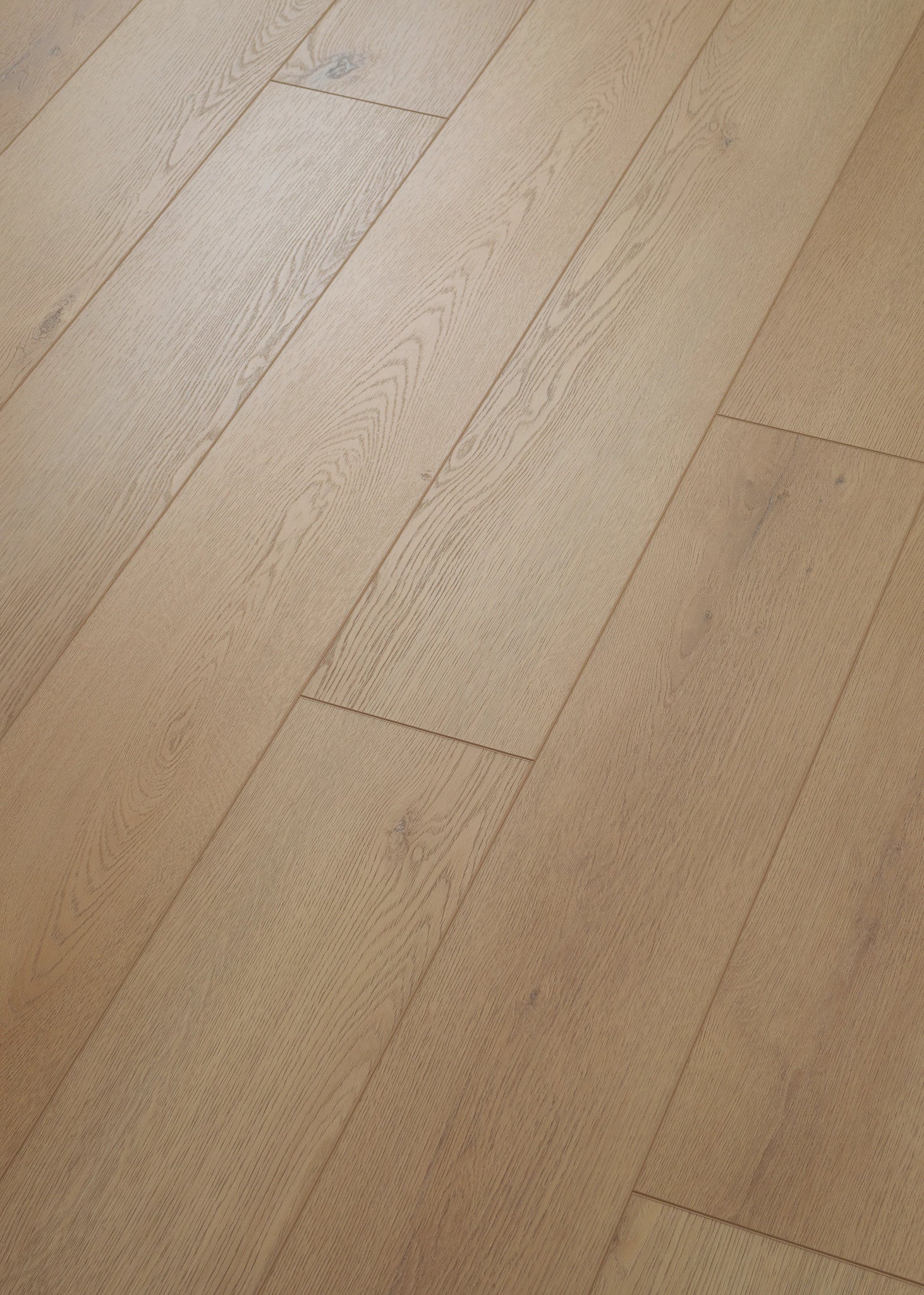 COREtec Authentics 1800 4V E Moraine Vinylboden, braune Holzoptik, gekipptes Bild mit Parkettdielen und Maserung
