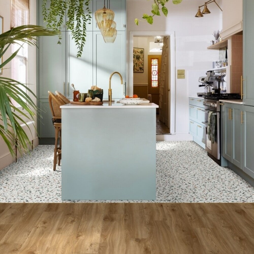 Vinylboden Moduleo Roots 55 Sierra Oak, klebevinyl, authentischer Eichenholz-Look in hellbraun, für langlebigen Bodenbelag.