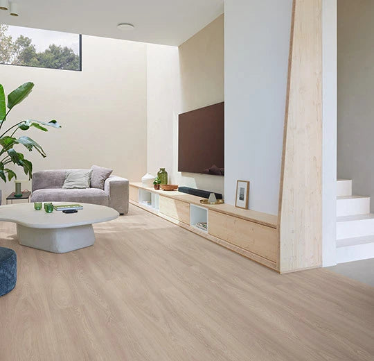 Forbo Allura Decibel Vinylboden in Sun-Bleached Serene Oak, 0,80 mm Stärke, mit Holzmaserung und Klebevinyl-Oberfläche