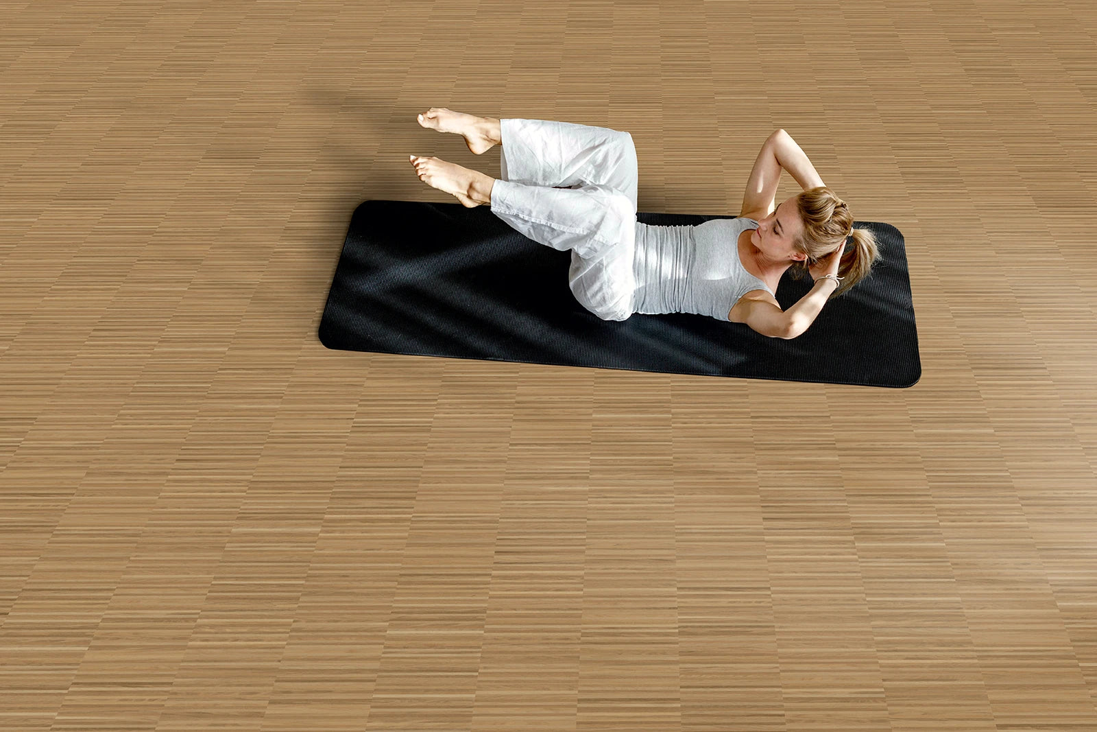 Vinylboden IPC Project Design HKL 610 Klebevinyl mit Holzoptik, Nahaufnahme des dekorativen Vinylbelags.