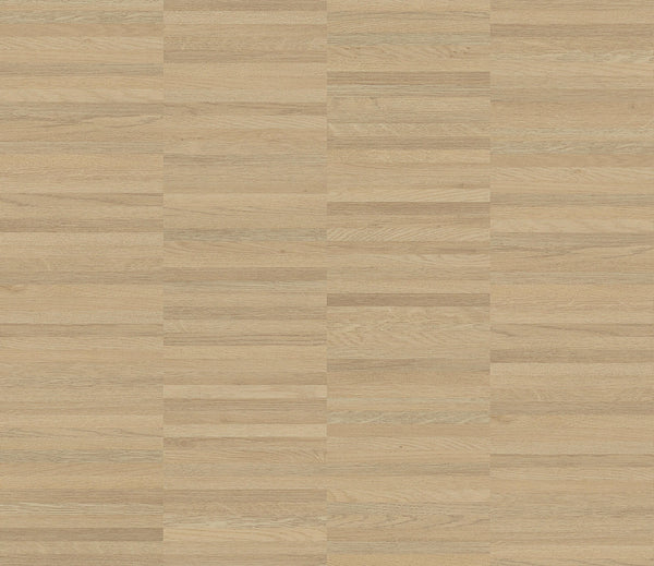 Heller Vinylboden aus dem IPC Project Design BL 631 Klebevinyl, hellgrau mit Holzmaserung, auf Laminatboden verlegt.