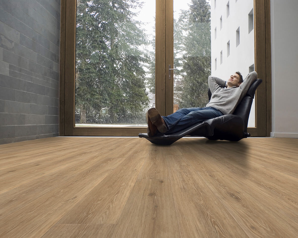 Klick-Vinylboden IPC Topas XXL Eiche gekalkt mit hellem, strukturiertem Holzdesign für moderne Raumgestaltung