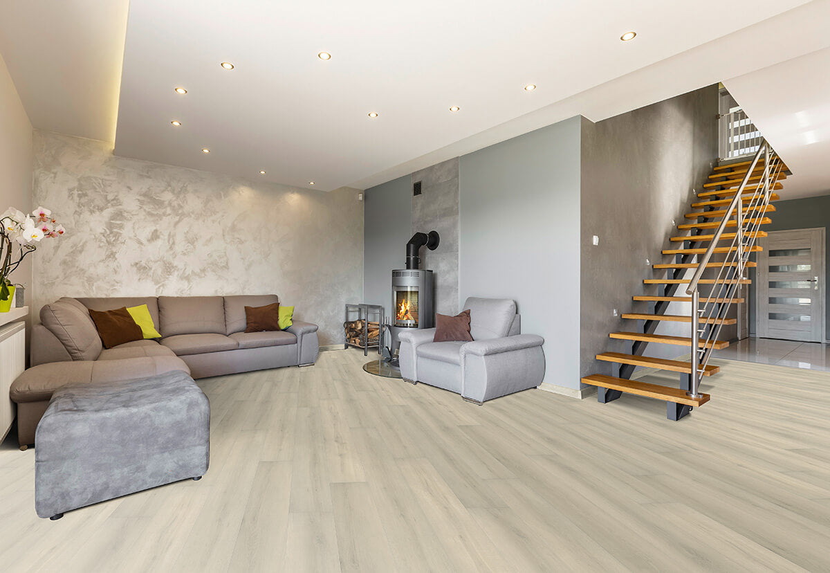 IPC Topas XXL Vinylboden in Eiche sägerau beigegrau, Klick-Vinyl mit Holzmaserung und langlebiger Oberfläche.