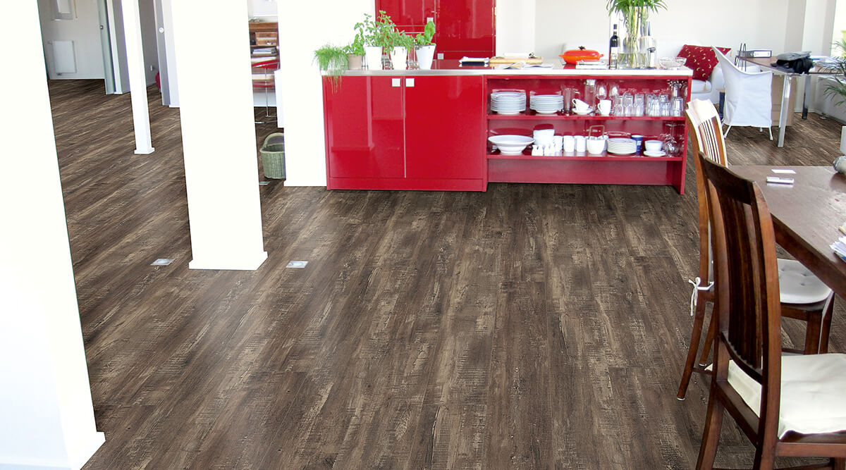 Dunkelbrauner IPC Topas XXL Eiche Vintage Vinylboden aus Klebevinyl, sichtbare Holzmaserung und strukturierte Oberfläche.