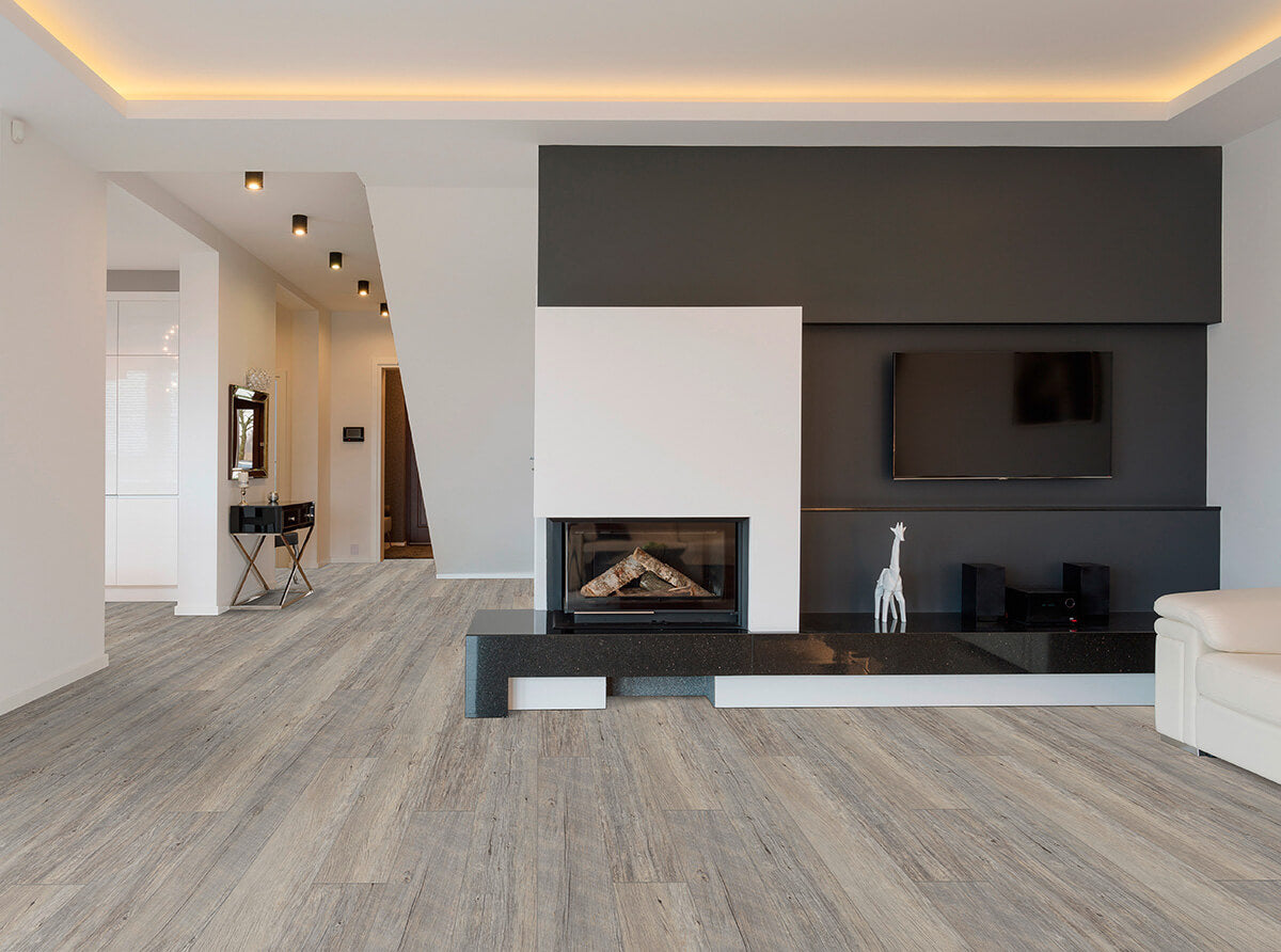 Vinylboden IPC Smaragd Eiche Altholz in mineralgrau, Klebevinyl, mit Holzmaserung und strukturiertem Oberflächenfinish.