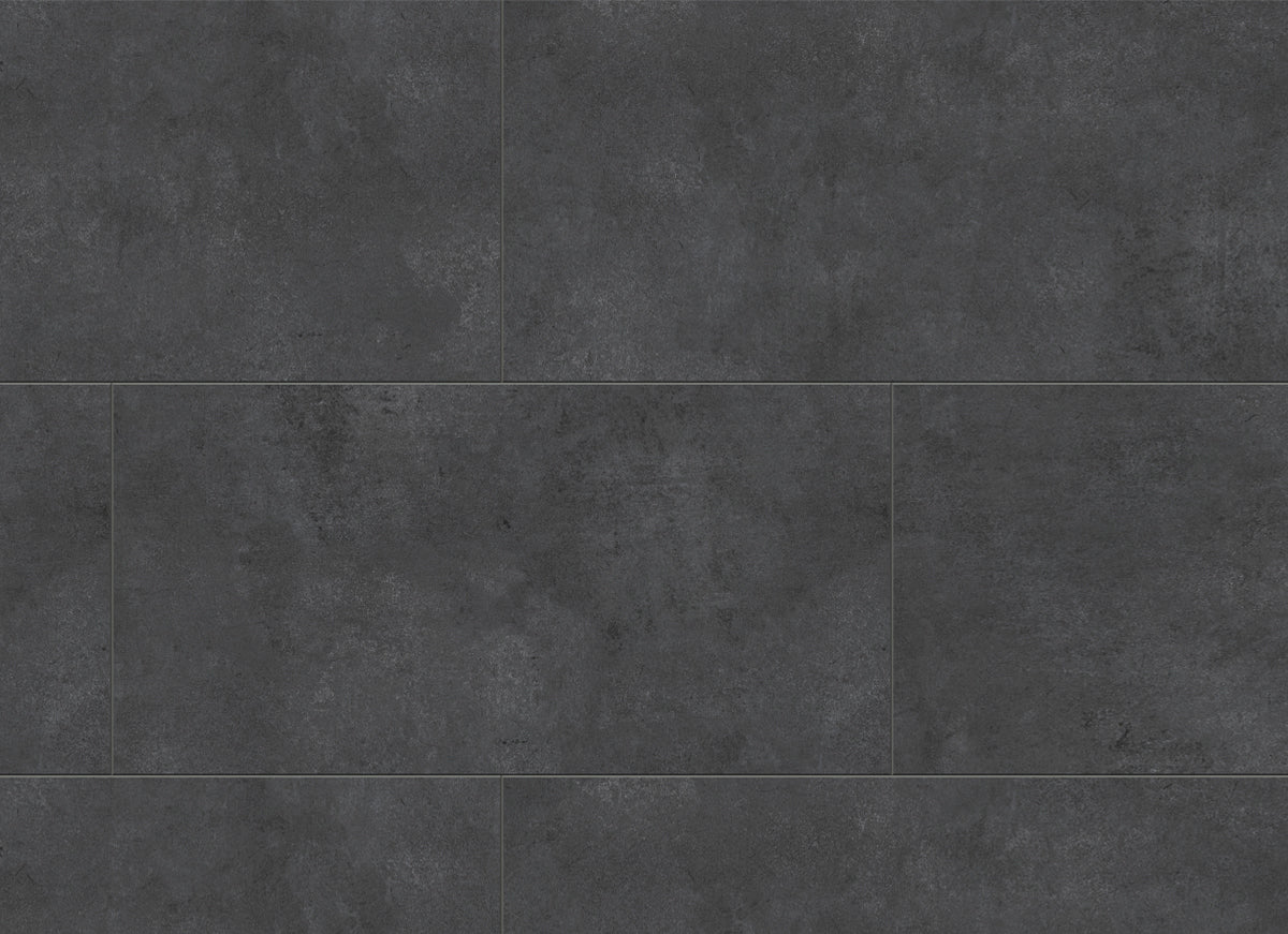 Vinylboden Ceramin Tiles Avola Vesuvius Anthrazit, PVC-freie Designfliese mit anthrazitfarbenem Muster und texturierter Oberfläche.