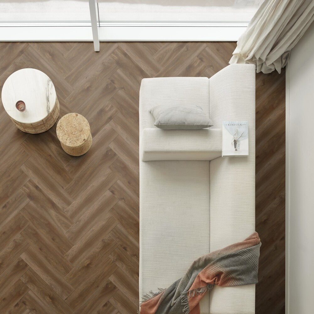 Modulor Moduleo Roots 55 Sierra Oak Vinylboden in Fischgrätmuster, Klebevinyl, naturbelassene Holzoptik, langlebig und stilvoll