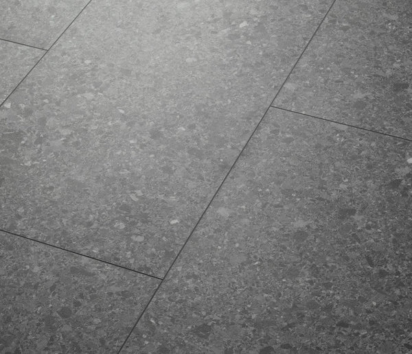 COREtec Ceratouch B-Series Vinylboden in Weiß, zeigt die strukturierte Oberfläche und edles Design des COREtec Markenprodukts.
