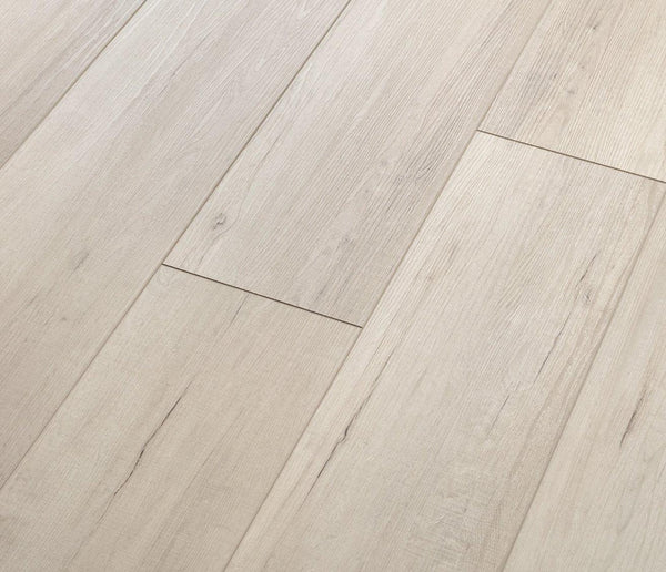 COREtec Vinylboden The Essentials 1800+ Dobra Oak 51 mit natürlicher Holzoptik und strukturierter Oberfläche.