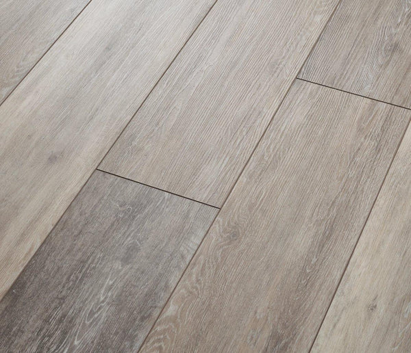 COREtec Vinylboden Ellis Oak 54 mit natürlicher Holzoptik, langlebig und pflegeleicht, ideal für moderne Wohnräume.