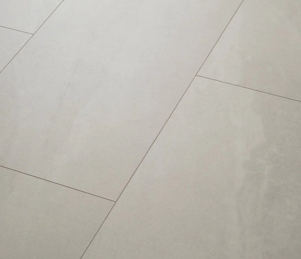 COREtec Ceratouch B-Series Vinylboden Katla 0471B mit Holzmaserung, braune Töne, langlebige Oberfläche, authentische Holzoptik.