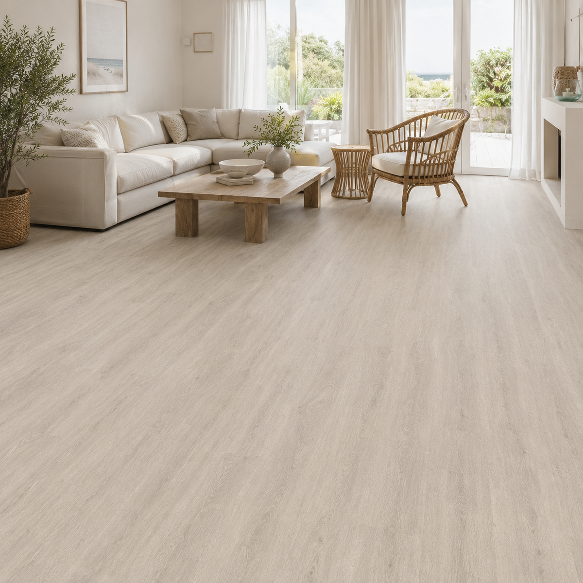 Vinylboden Liberty Urban 55 Dove in einem Wohnzimmer, hellgrauer Klebevinylboden mit Holzoptik, zeigt modernes Raumdesign