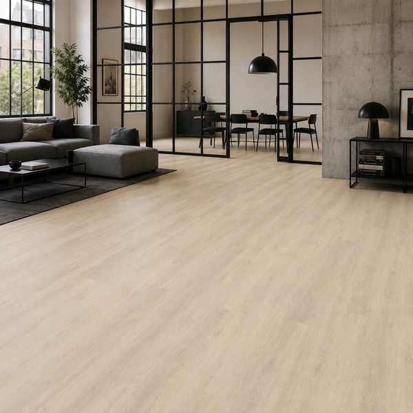 Liberty Urban 55 Storm Klebevinyl in kühlem Grau, verlegt in einem offenen Loft im Industrial-Stil