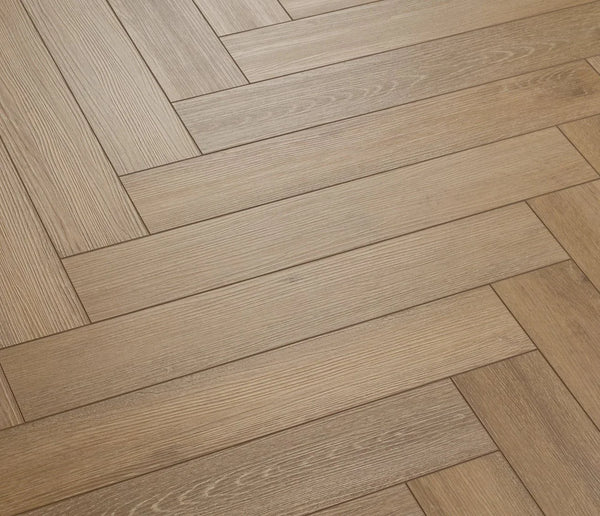 Vinylboden COREtec Naturals Herringbone Lumber in Holzoptik, braun, mit Fischgrätenmuster, langlebiges Vinyl, hochwertige Oberfläche