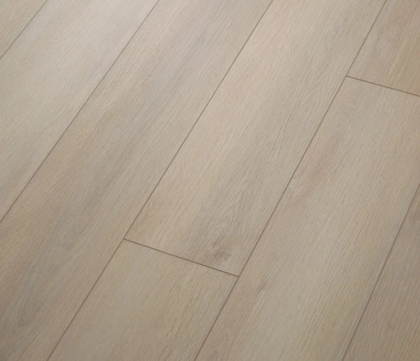 COREtec Vinylboden ProPlus 1500+ Mirage mit 50 RLVE 1218, braune Holzoptik, strapazierfähig und realistisch gestaltet.